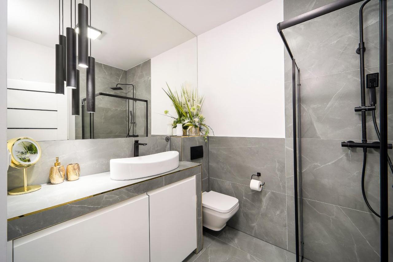 In&Cognito Apartament Zielona Góra Buitenkant foto